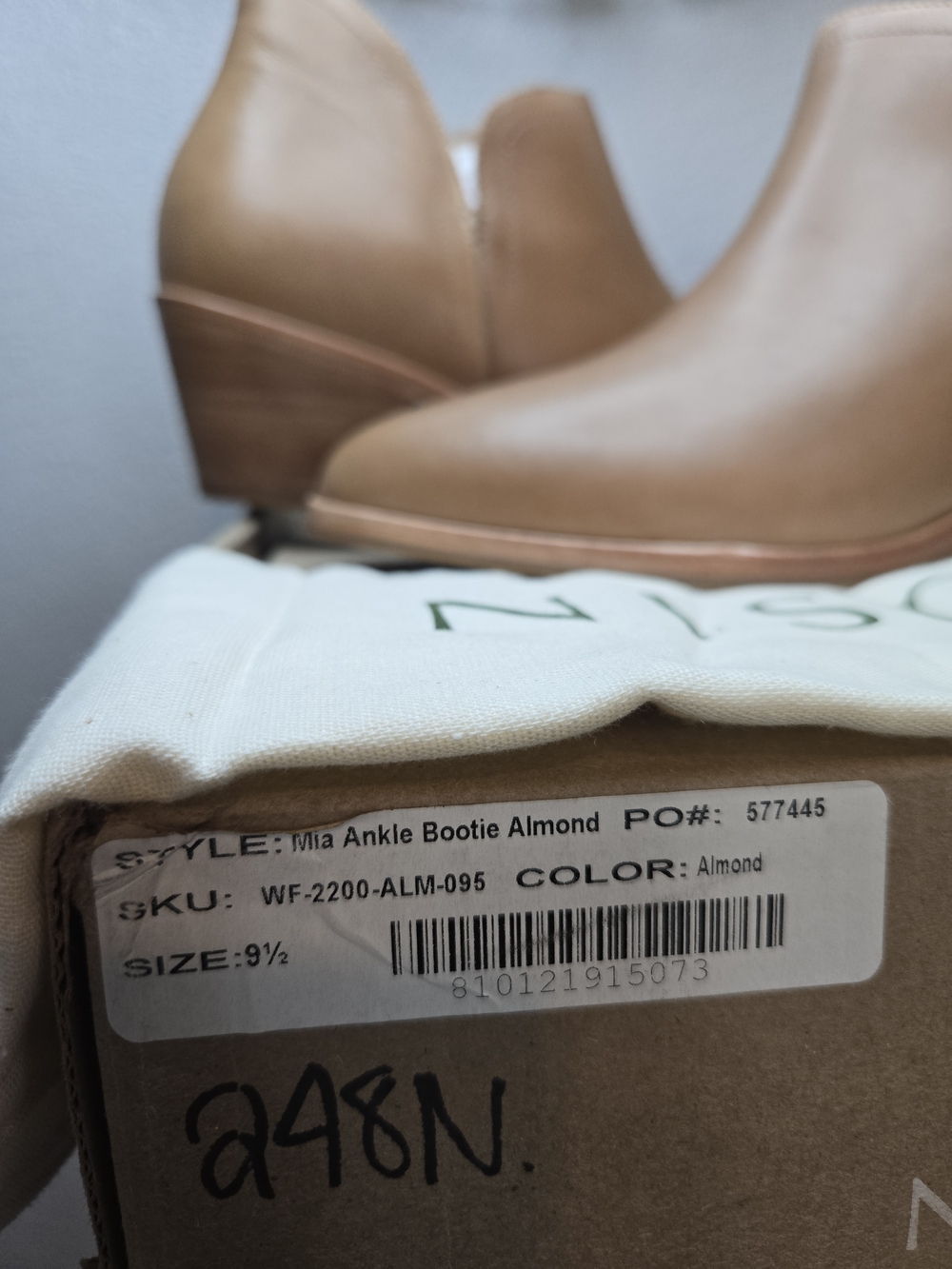 Nisolo Mia Women's Beige Leather V-Cut Low Heel Booties - Sz 9.5 Ret $200 New - Picture 3 of 14